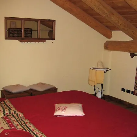 Les Chevreuils Apartment *